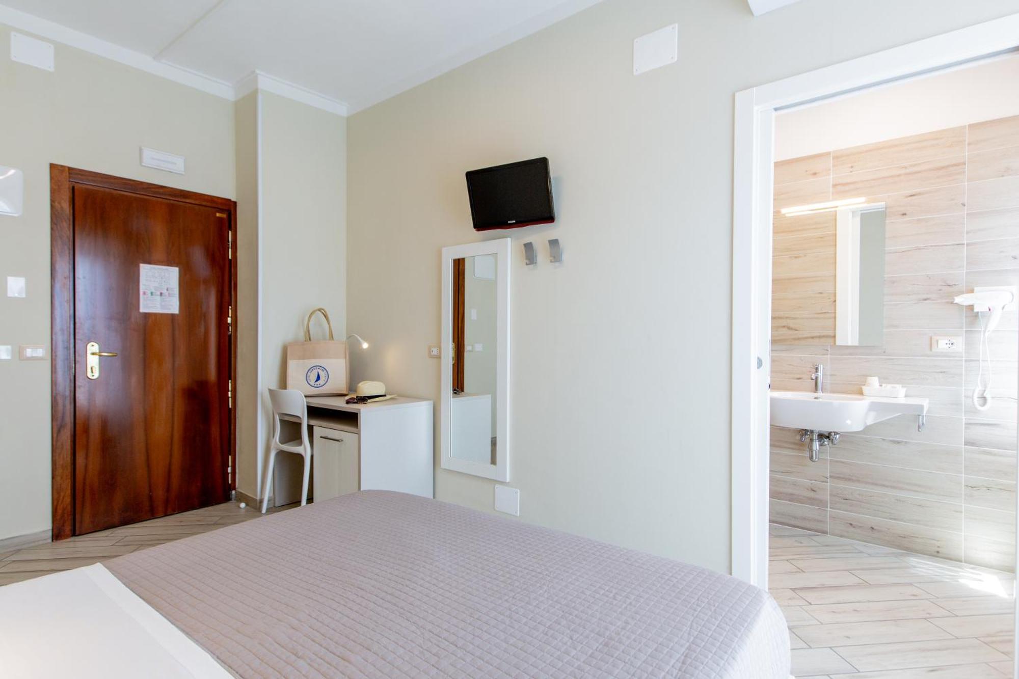 Hotel Lungomare 3*