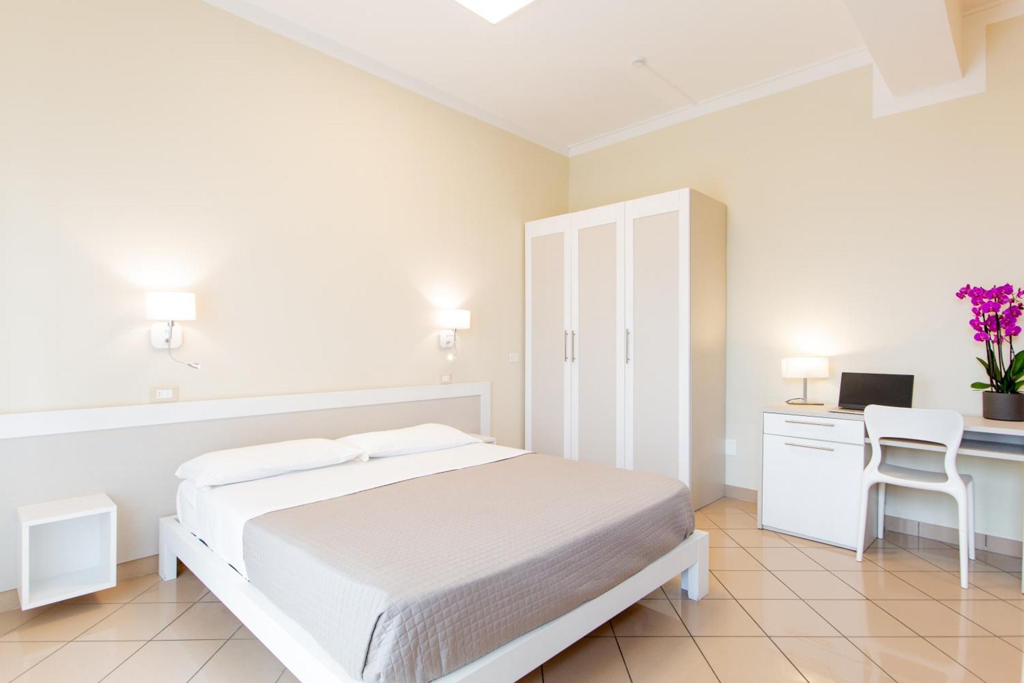 Lungomare Hotel 3*